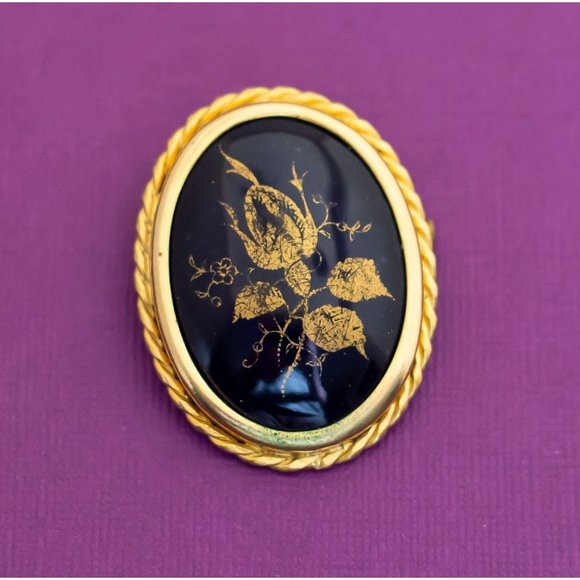 Vintage Victorian Floral Porcelain Gold Tone Brooch by Limoges - Q17 - Picture 1 of 2